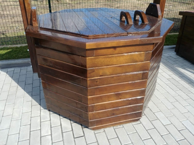 Wooden Well  With Metal Handle