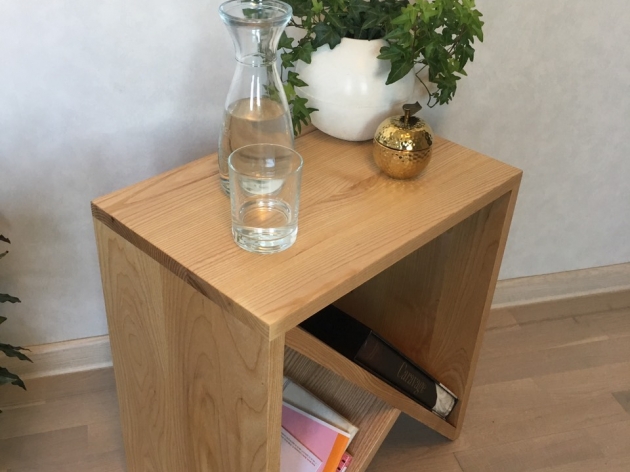 Cтолик Bedside coffee
