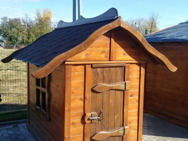 Children's House of Wood (0139)