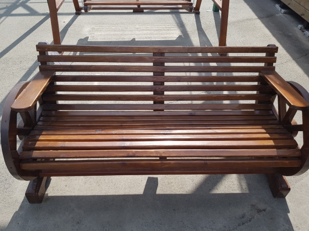Bench With Wheel
