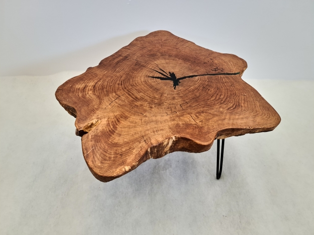 Solid cut table 0018