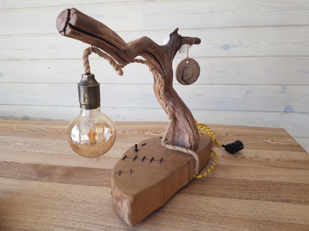 Lamp on Stand KR042