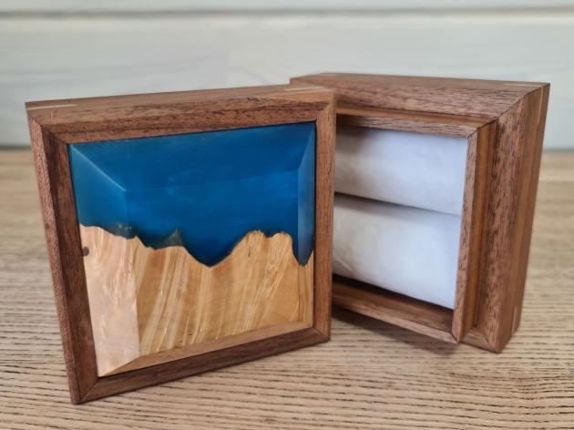 JEWELRY BOX