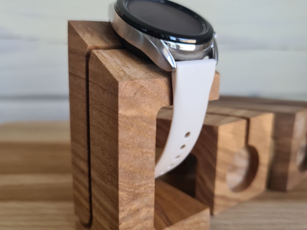 APPLE WATCH STAND