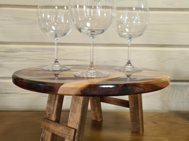 WINE TABLE