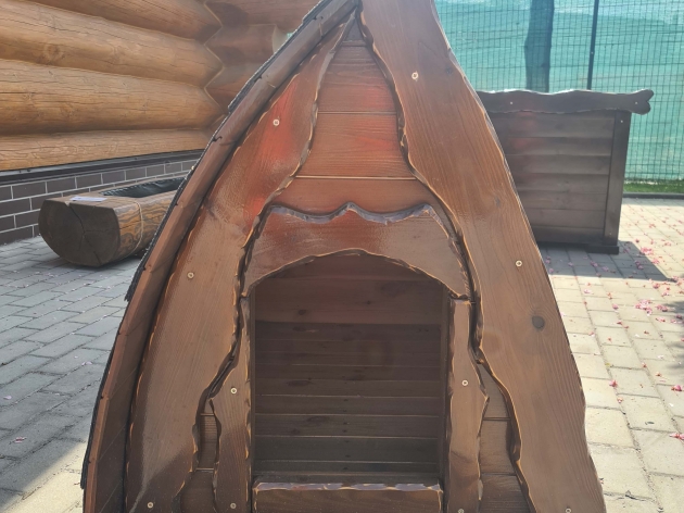 KENNEL OF WOOD 001