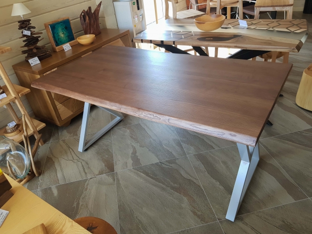 TABLE LIGHT