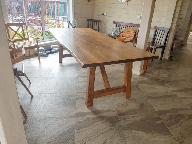 DINING TABLE TITAN