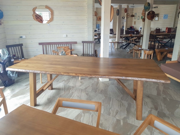 DINING TABLE TITAN