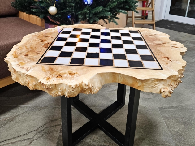ЖУРНАЛЬНИЙ СТОЛИК CHESS
