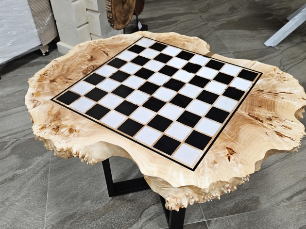 COFFEE TABLE CHESS