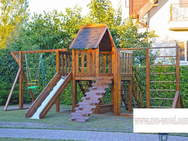Children's Playground of Wood (004)