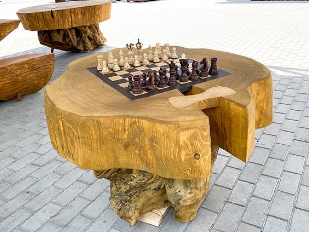 Chess table (001)