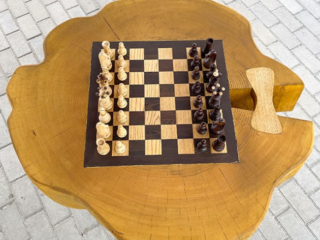 Chess table (001)