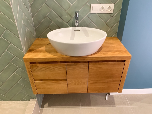 Hanging Cabinet