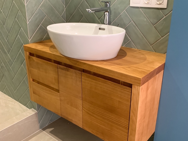 Hanging Cabinet