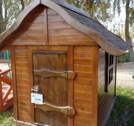 Children's House of Wood (0138)