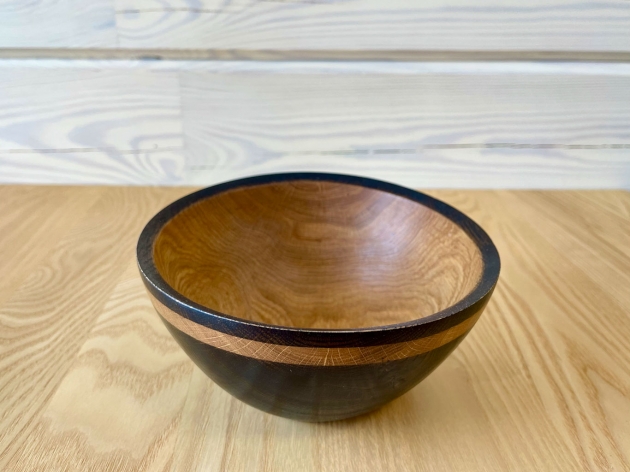 Toned bowl of natural wood (W 013)